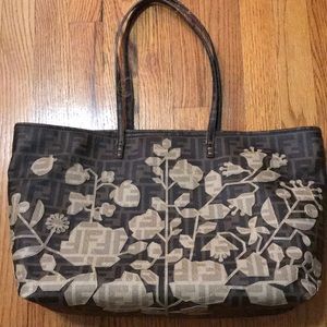 Large Mia Tote in Tobacco